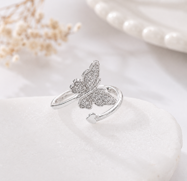 Hover Ring in 925 Sterling Silver